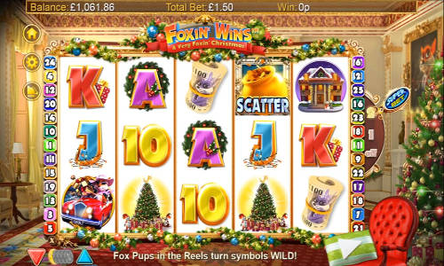 A Very Foxin Christmas base game screenshot showing reels and features