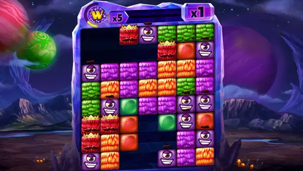 Cluster Slide base game screenshot showing reels and features
