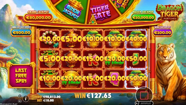 Screenshot of Dragon Tiger Fortunes slot demo showing reels and bonus game features