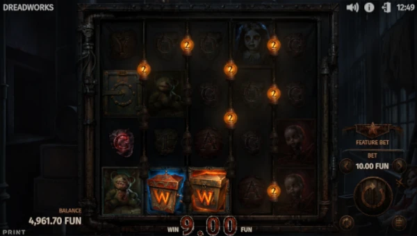 Dreadworks base game screenshot showing reels and features