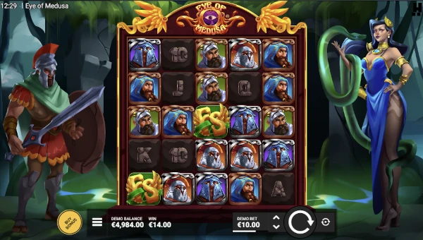 Eye of Medusa base game screenshot showing reels and features