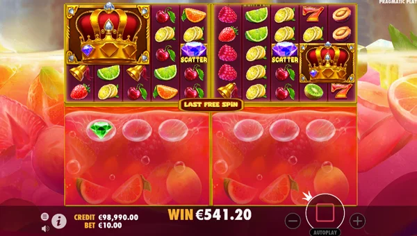 Juicy Fruits Multihold base game screenshot showing reels and features