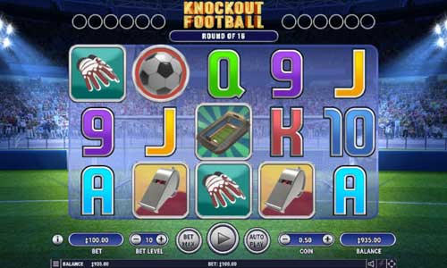 Knockout Football base game screenshot showing reels and features