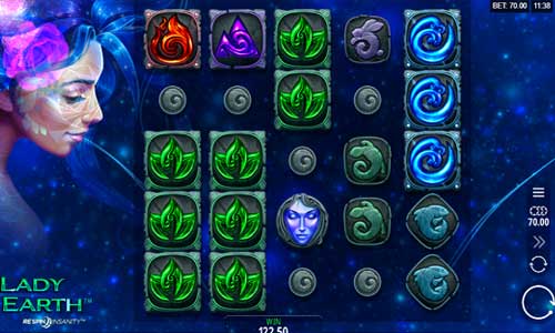 Lady Earth base game screenshot showing reels and features