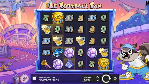 Le Football Fan base game screenshot showing reels and features