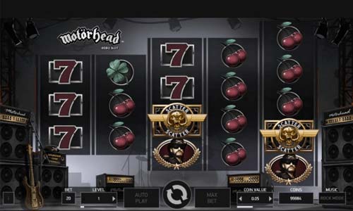 Motorhead base game screenshot showing reels and features