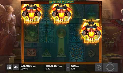 Mystery Museum base game screenshot showing reels and features