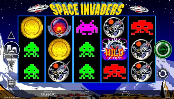 Space Invaders base game screenshot showing reels and features