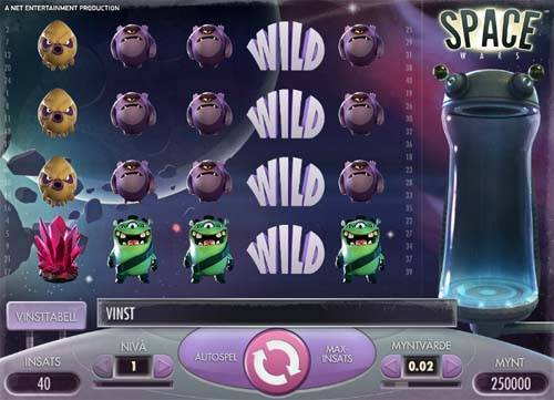Space Wars base game screenshot showing reels and features