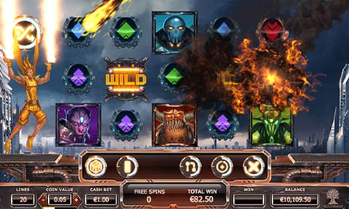 Super Heroes base game screenshot showing reels and features