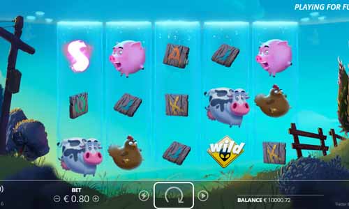 Tractor Beam base game screenshot showing reels and features
