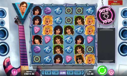 Twisted Sister base game screenshot showing reels and features